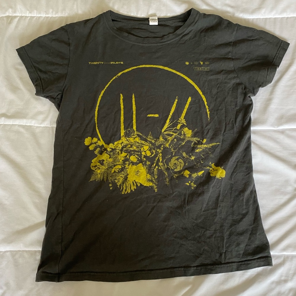 Women’s 21 Pilot Graphic Tee